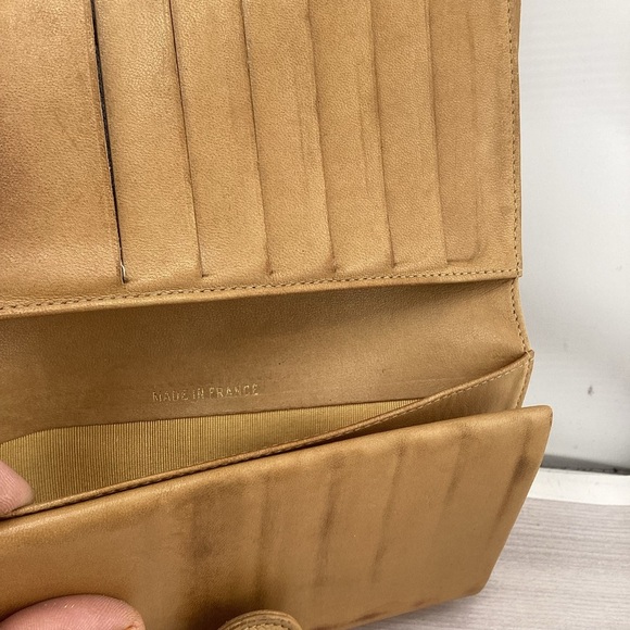 CHANEL Authentic Caviar Shoulder Bag with Gold Chain - Picture 7 of 8